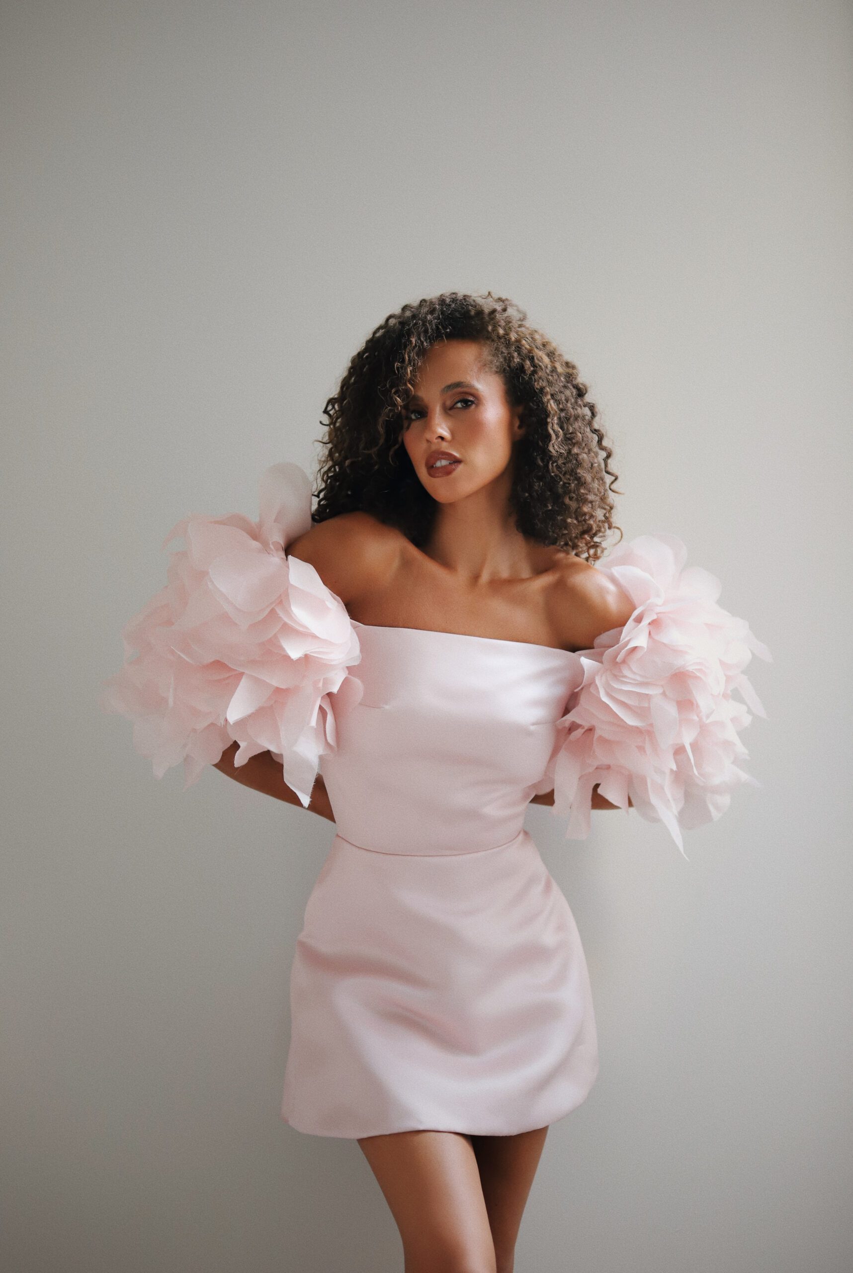 Mini dresses made of taffeta and organza